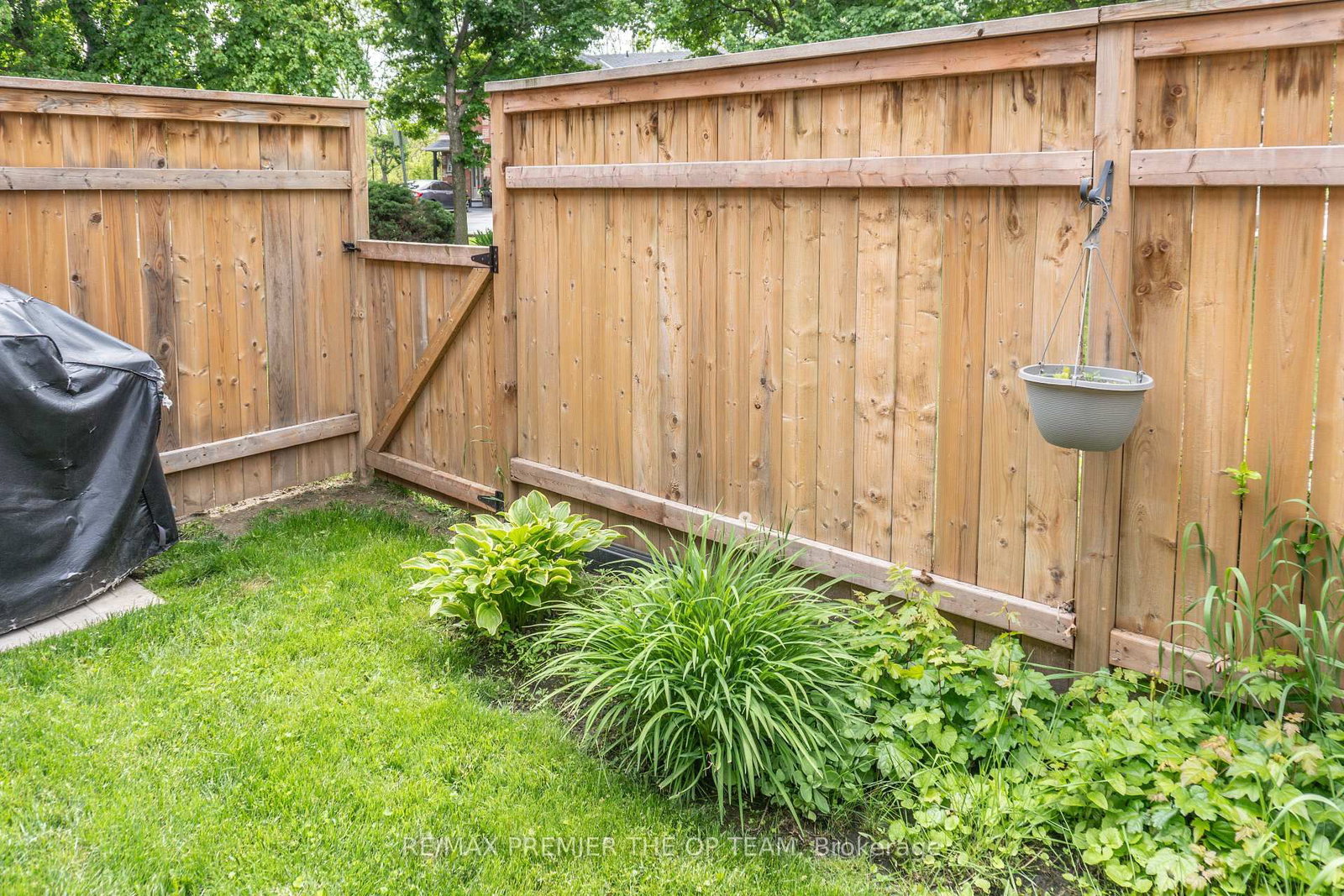 Townhouse for sale at 3-255 Mount Albion Road, Hamilton, Ontario, L8K 6P7 - Red Hill - MLS: X12836688