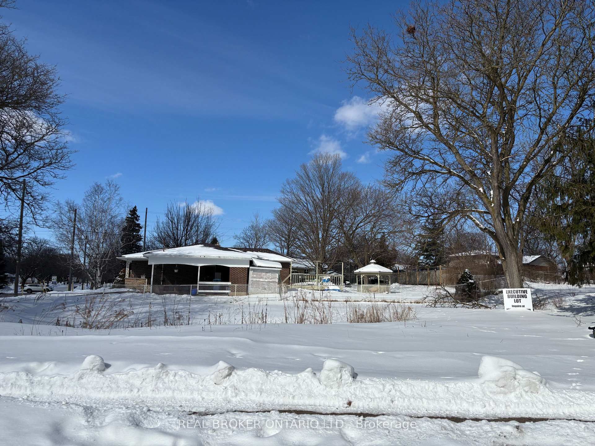 4 Sherwood Drive