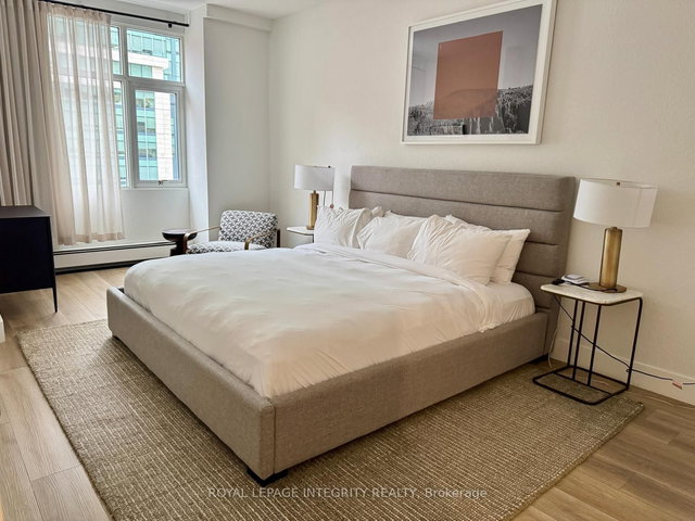 717 - 161 Laurier Avenue W