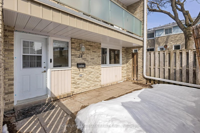 28 - 35 BRECKENRIDGE Dr, Kitchener, N2B 3H5 | Image 2