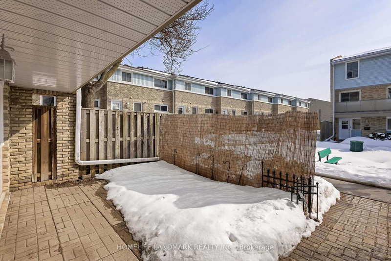 28 - 35 BRECKENRIDGE Dr, Kitchener, N2B 3H5 | Image 3