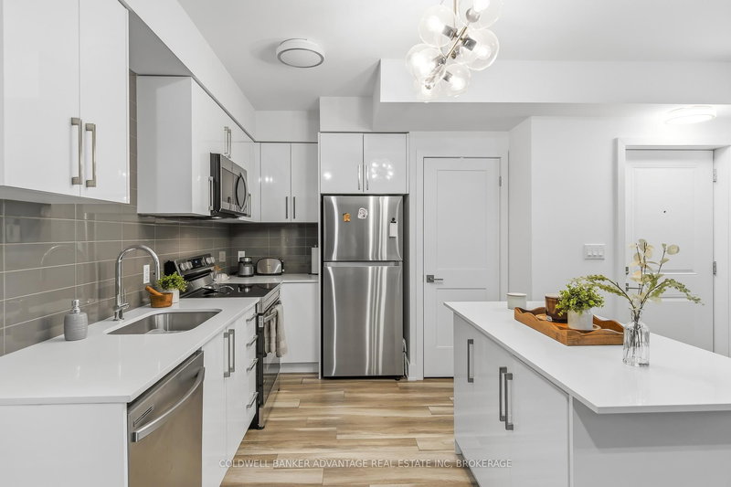 103 - 6065 McLeod Rd, Niagara Falls, L2G 0Z7 | Image 2