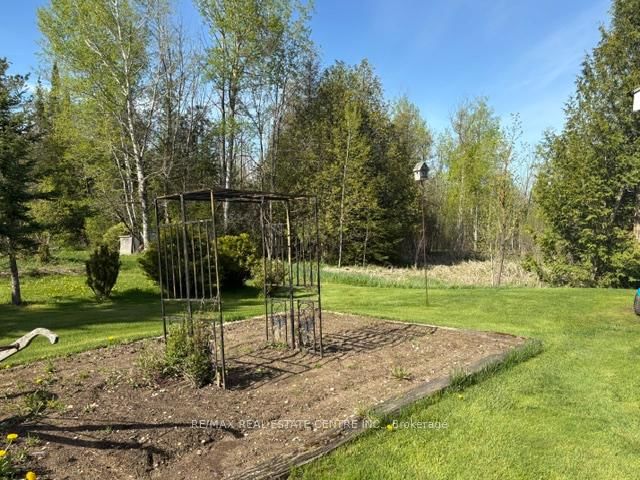 40 Maple Grove Village Road • Southgate, ON photo 32