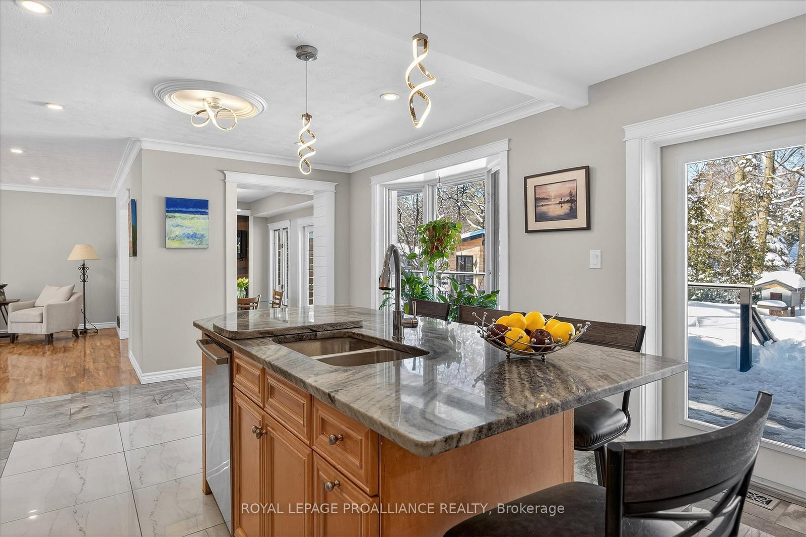 Detached House for sale at 960 Weller Street, Peterborough, Ontario, K9J 4Y2 - Monaghan Ward 2 - MLS: X12838398