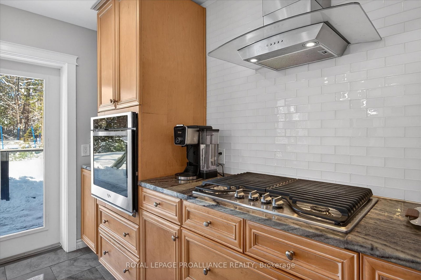 Detached House for sale at 960 Weller Street, Peterborough, Ontario, K9J 4Y2 - Monaghan Ward 2 - MLS: X12838398