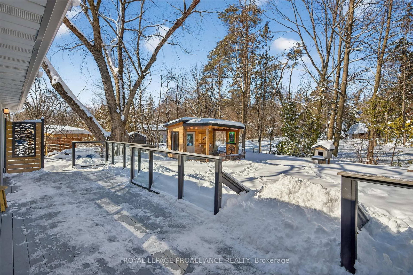 Detached House for sale at 960 Weller Street, Peterborough, Ontario, K9J 4Y2 - Monaghan Ward 2 - MLS: X12838398