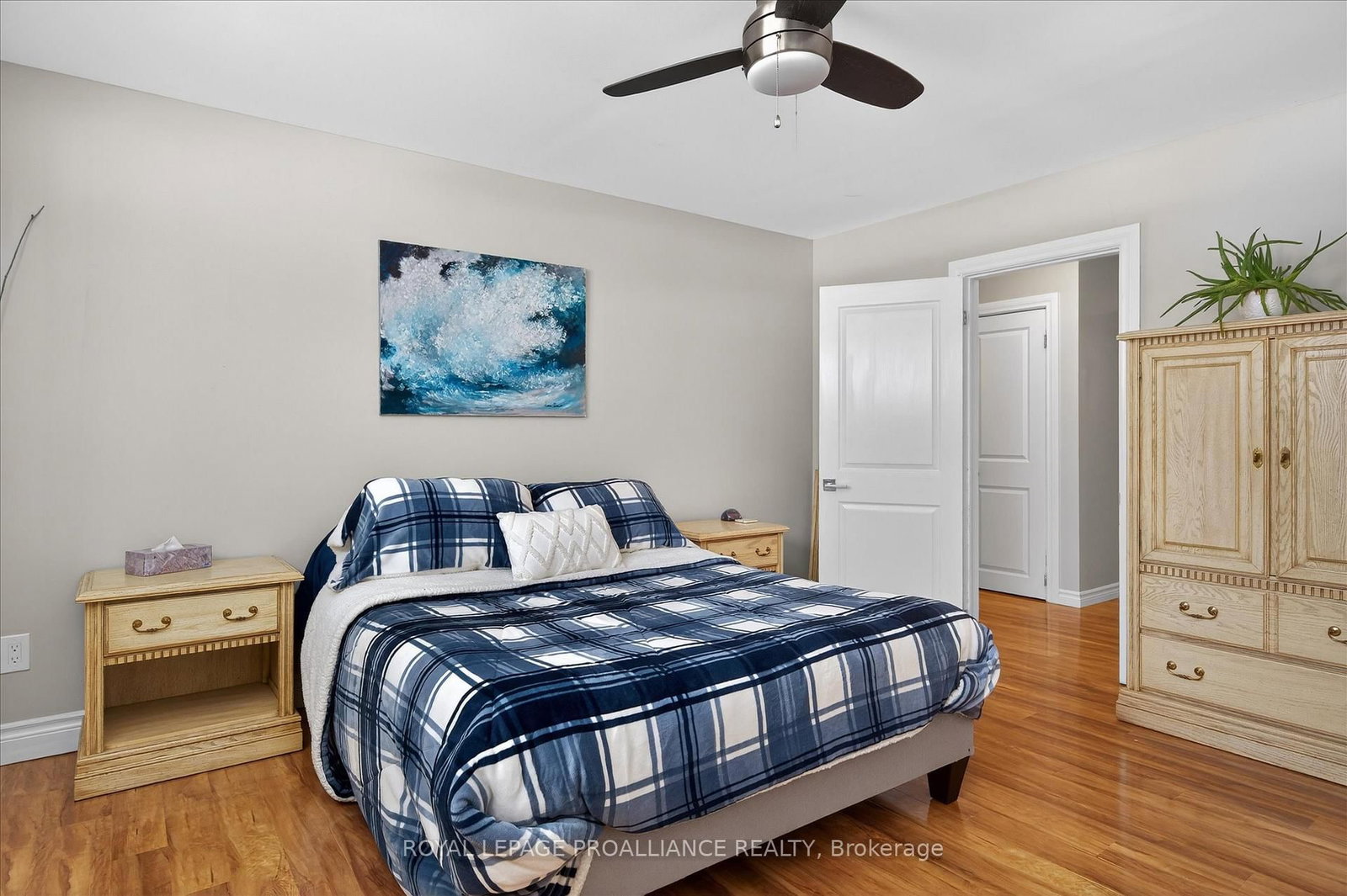 Detached House for sale at 960 Weller Street, Peterborough, Ontario, K9J 4Y2 - Monaghan Ward 2 - MLS: X12838398