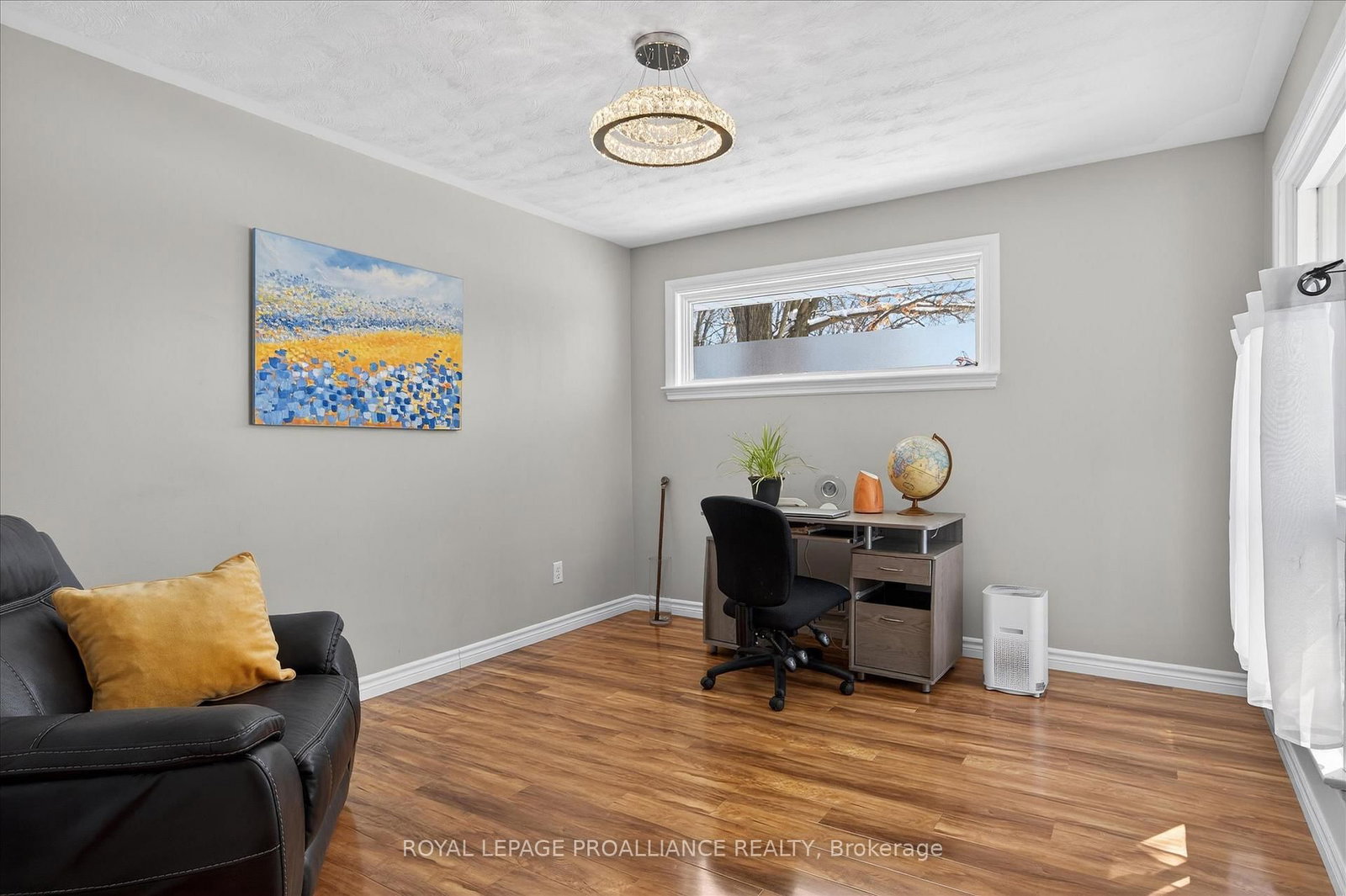 Detached House for sale at 960 Weller Street, Peterborough, Ontario, K9J 4Y2 - Monaghan Ward 2 - MLS: X12838398