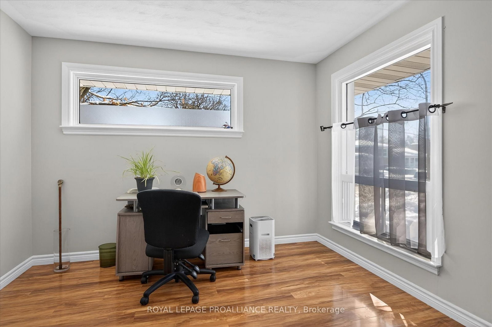 Detached House for sale at 960 Weller Street, Peterborough, Ontario, K9J 4Y2 - Monaghan Ward 2 - MLS: X12838398