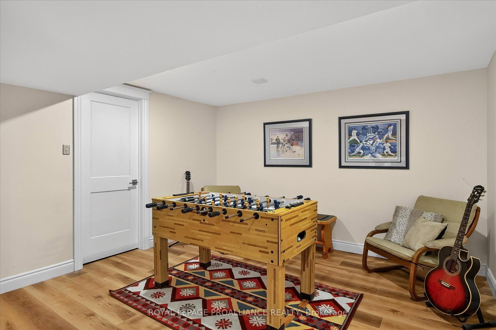 Detached House for sale at 960 Weller Street, Peterborough, Ontario, K9J 4Y2 - Monaghan Ward 2 - MLS: X12838398