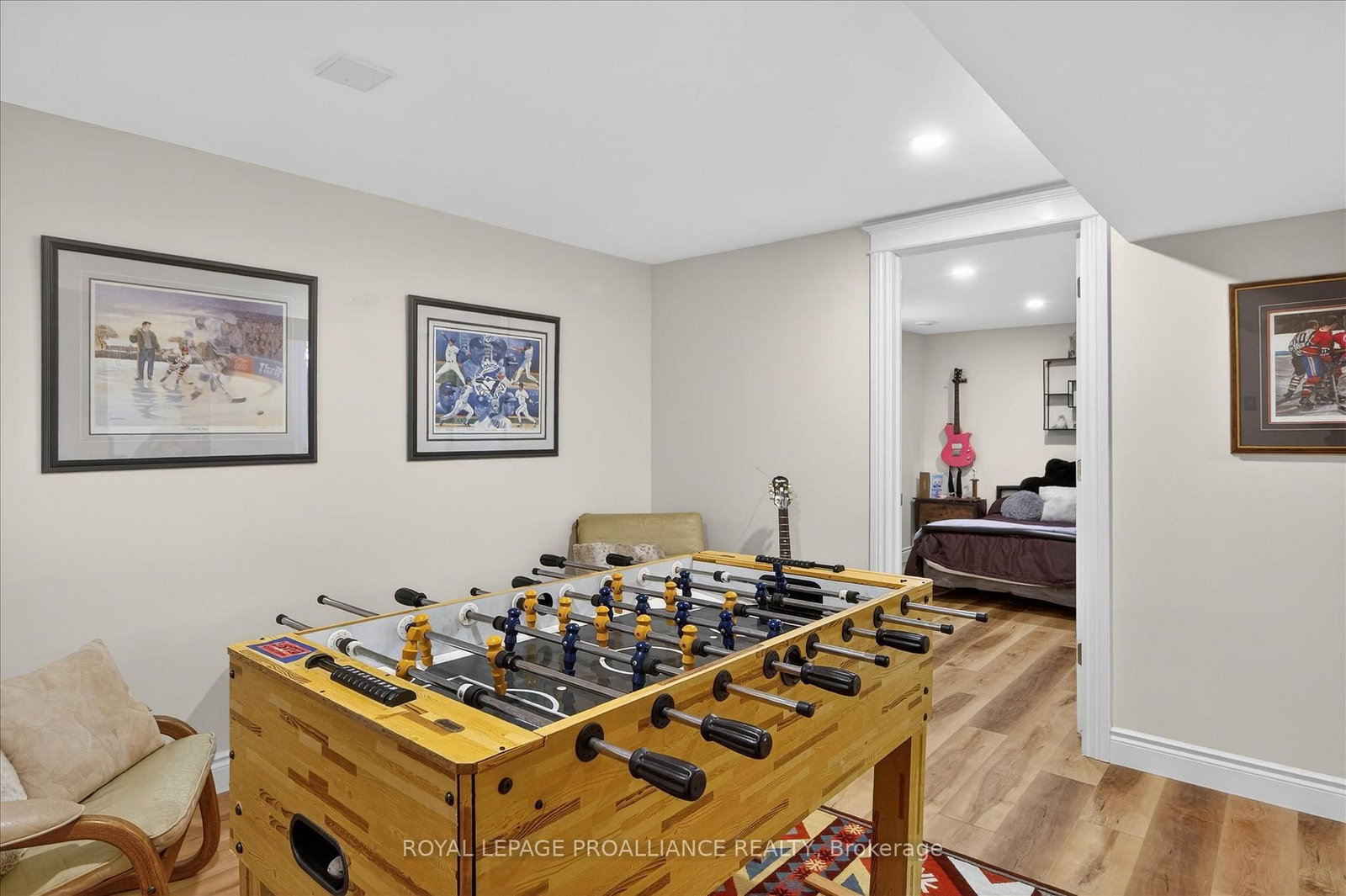 Detached House for sale at 960 Weller Street, Peterborough, Ontario, K9J 4Y2 - Monaghan Ward 2 - MLS: X12838398