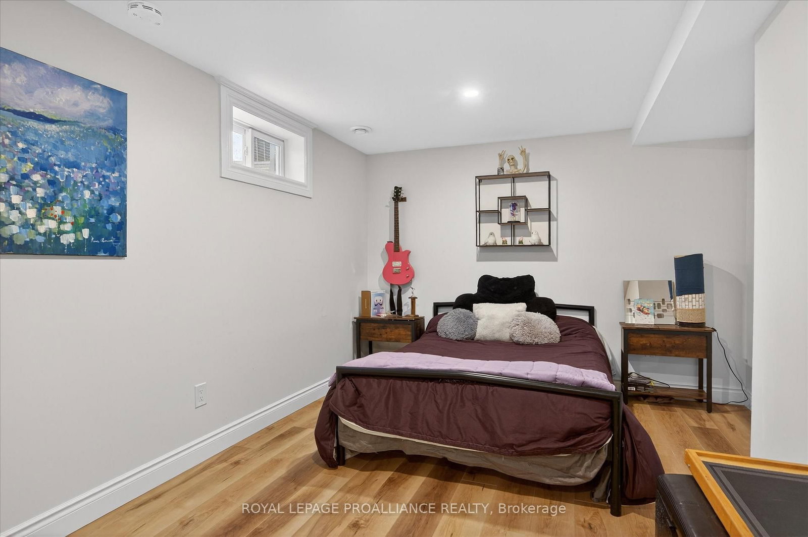 Detached House for sale at 960 Weller Street, Peterborough, Ontario, K9J 4Y2 - Monaghan Ward 2 - MLS: X12838398