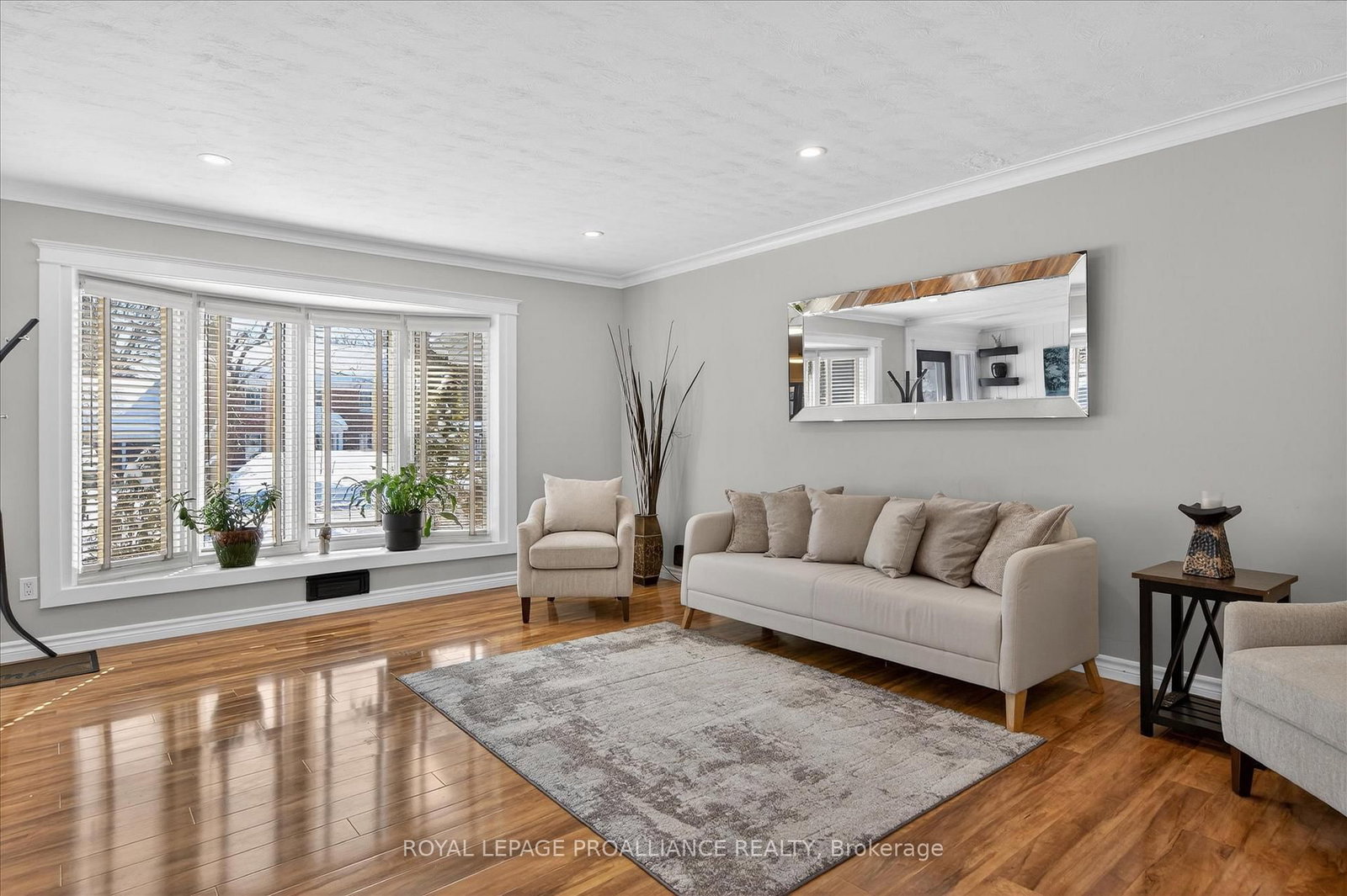 Detached House for sale at 960 Weller Street, Peterborough, Ontario, K9J 4Y2 - Monaghan Ward 2 - MLS: X12838398