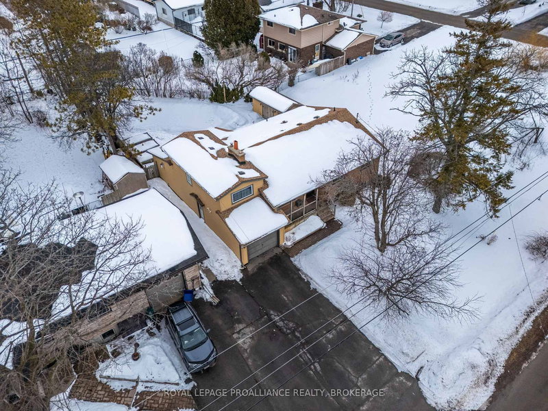 62 Montgomery Blvd, Kingston, K7M 3N6 | Image 2