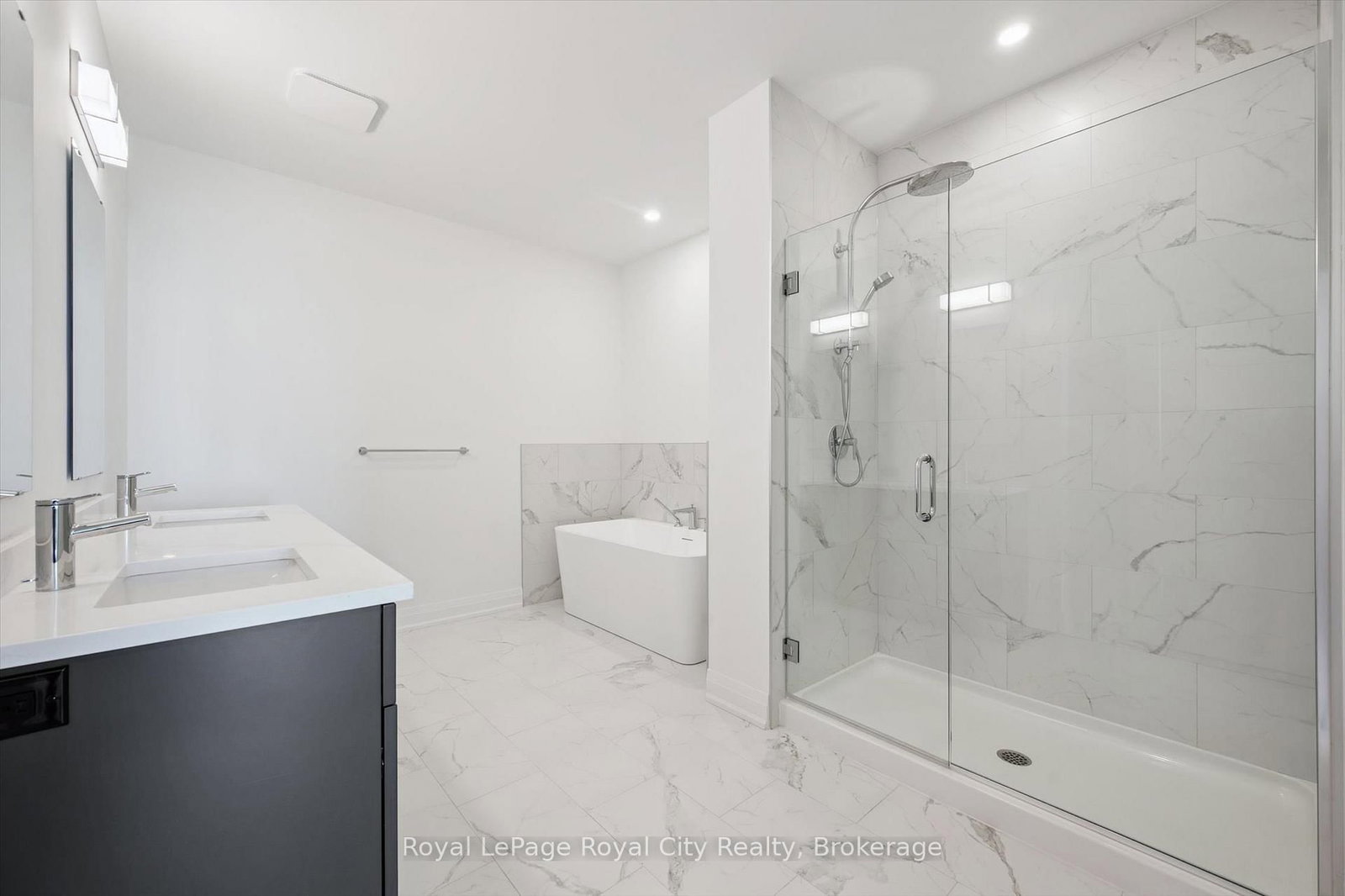 71 Wyndham Street S, Unit 1007 - Photo 15