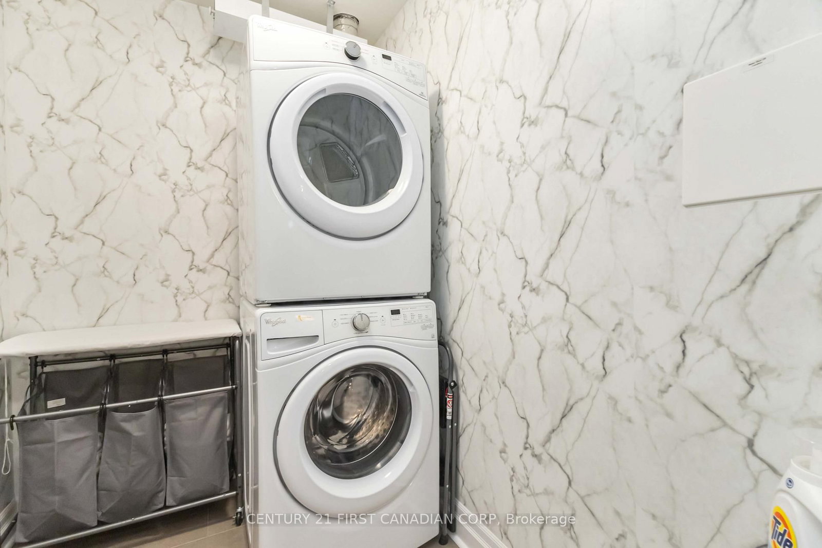 505 Talbot Street, Unit 809 - Photo 24