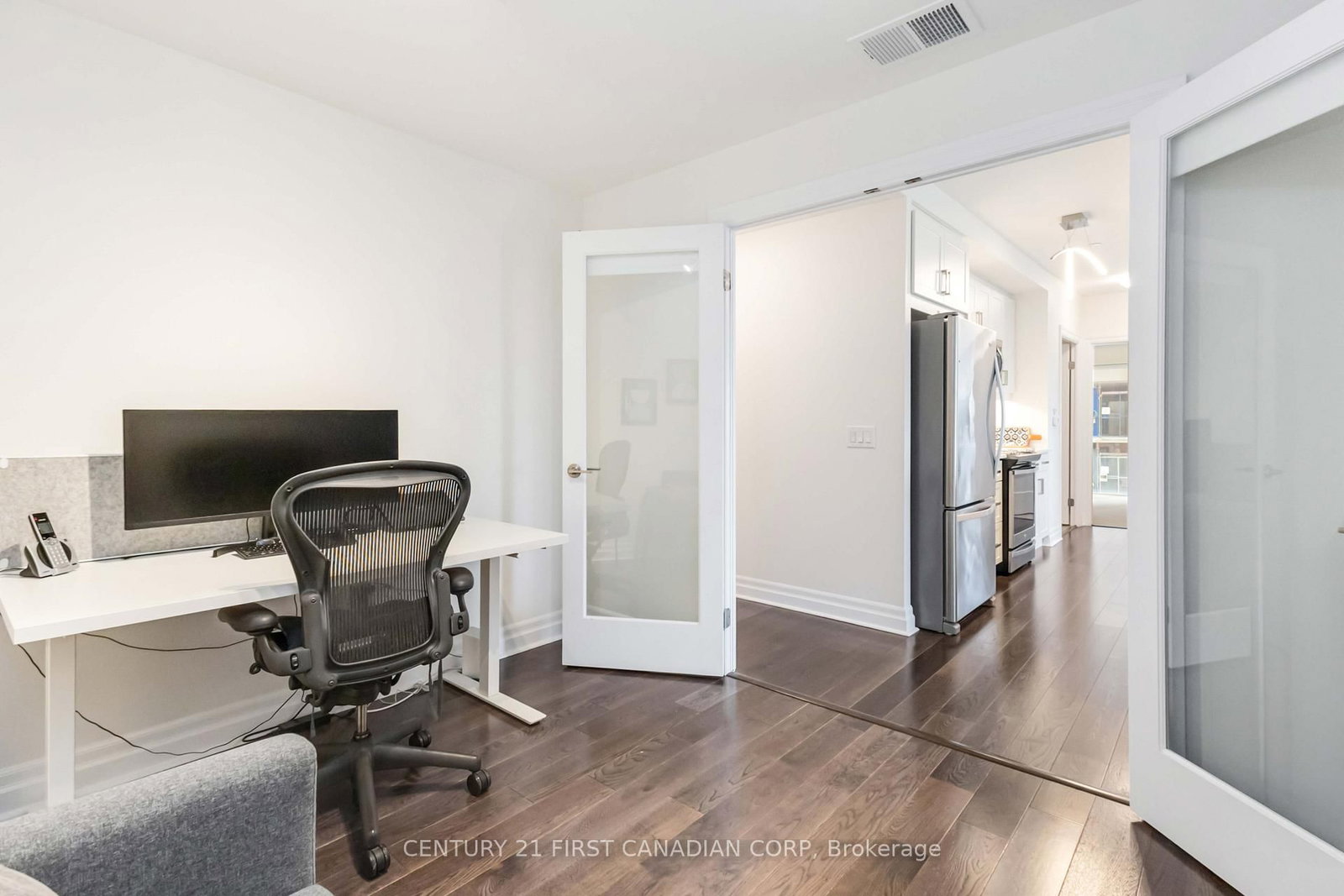 505 Talbot Street, Unit 809 - Photo 27