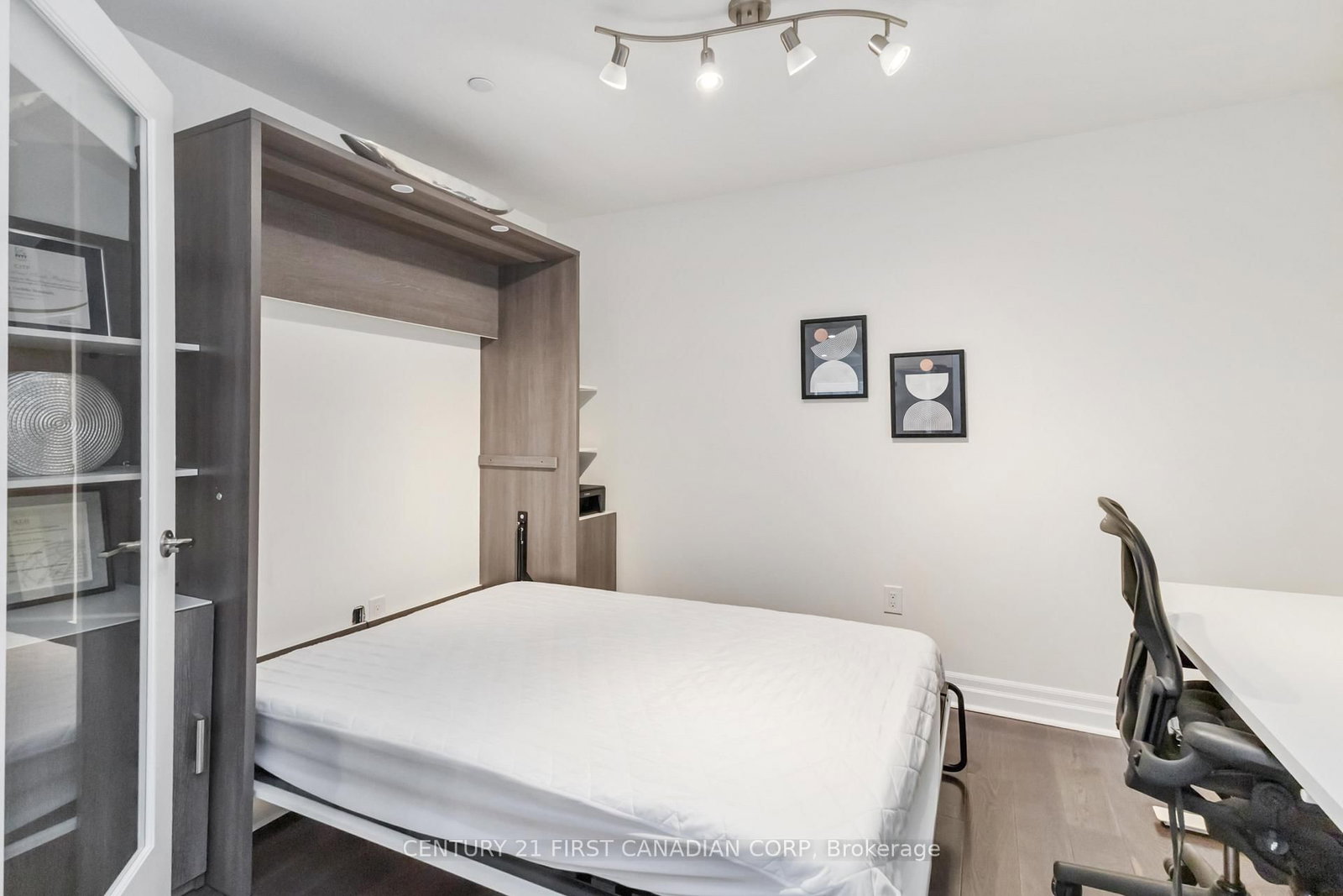 505 Talbot Street, Unit 809 - Photo 40