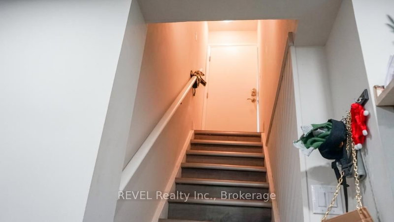 Lower - 510 Lloyd Ave, Welland, L3C 2Z5 | Image 3