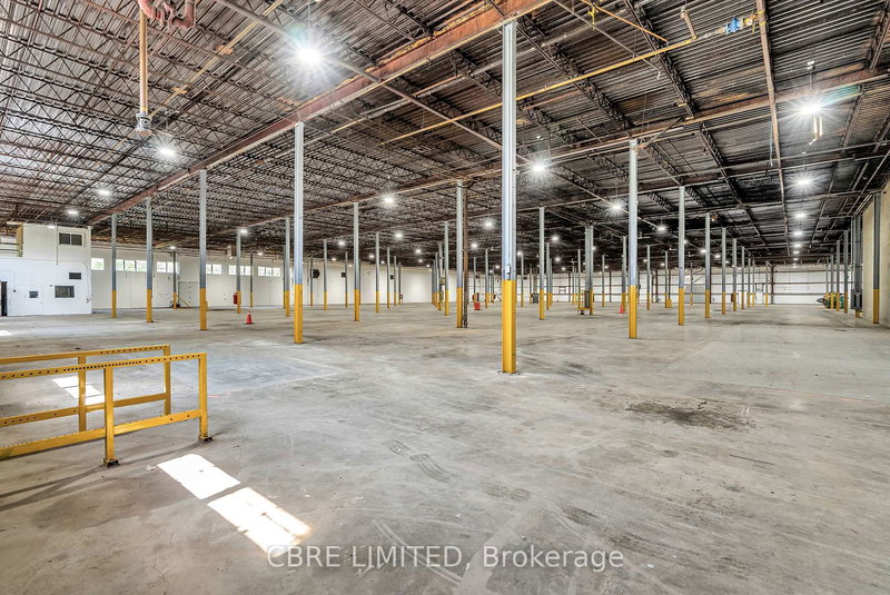 700 WALLRICH Ave, Cornwall, K6J 5X4 | Image 2