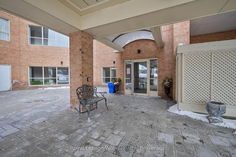 302 - 1414 King St E, Kitchener, N2G 4T8 | Image 3