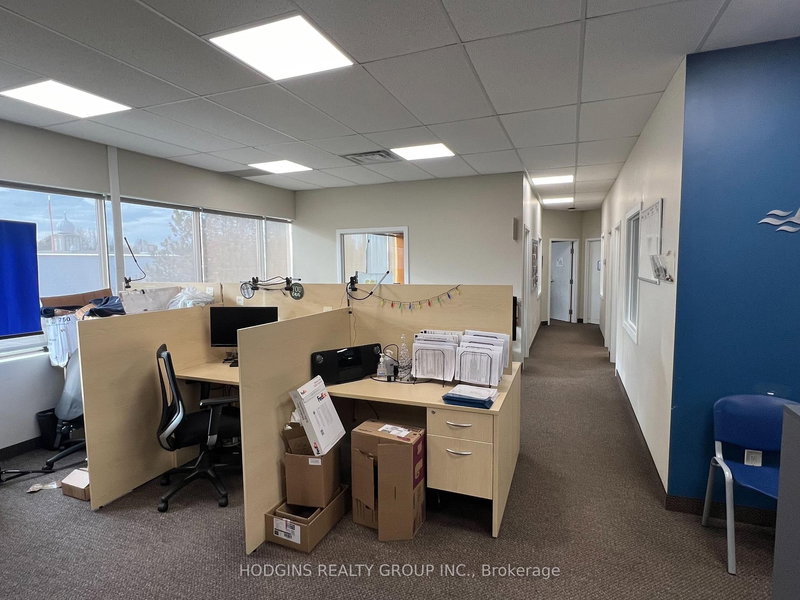 220-221 - 505 Park Rd N, Brantford, N3R 7K8 | Image 2