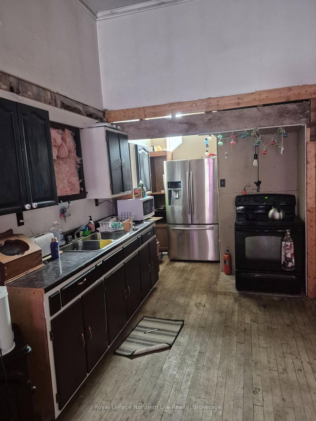 3233 Highway 17
