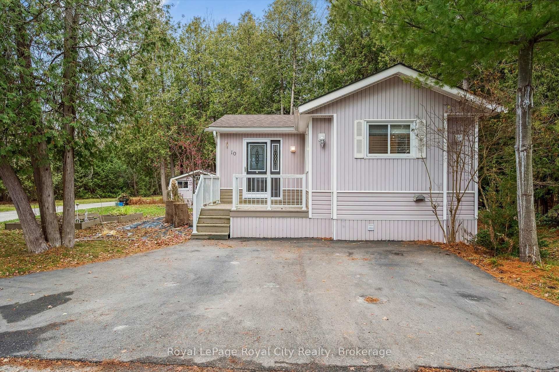 10 Spruce Avenue