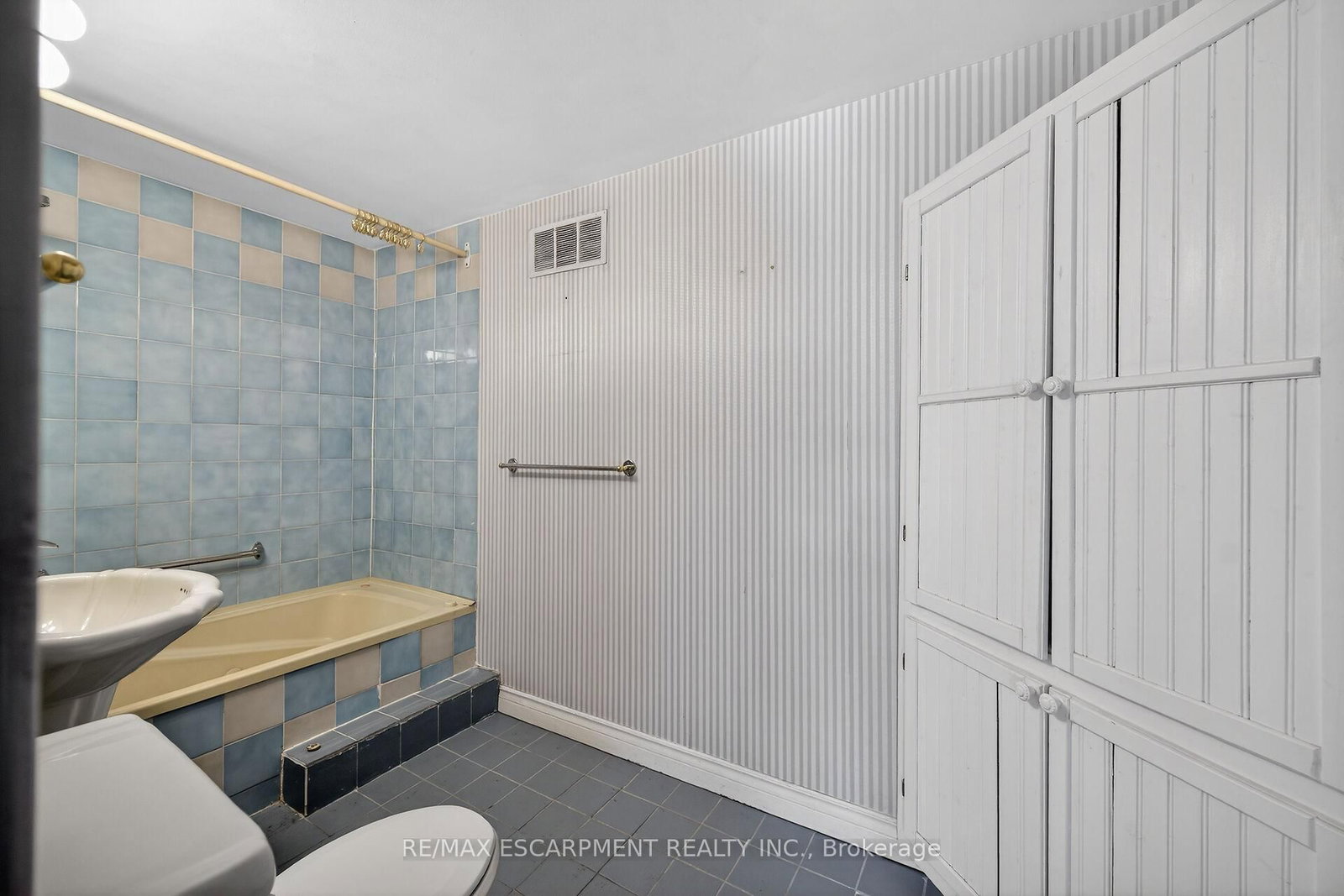 40 Robinson Street, Unit 209 - Photo 15