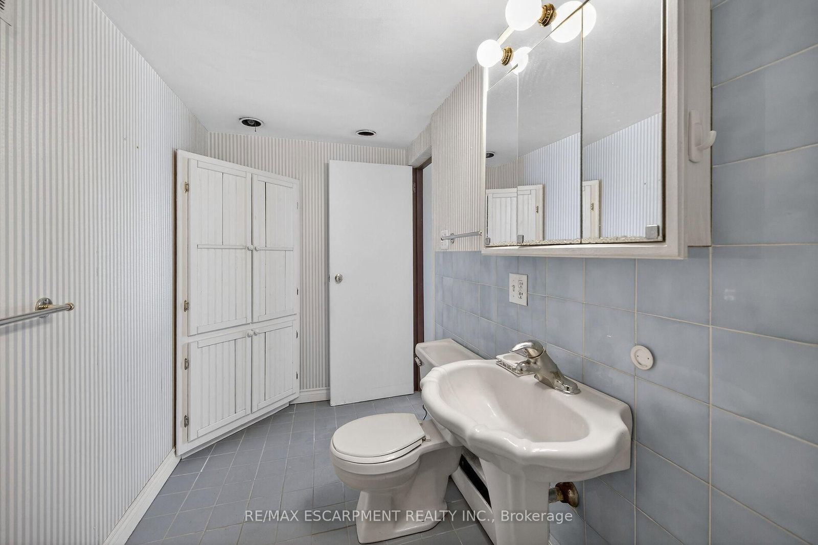 40 Robinson Street, Unit 209 - Photo 17