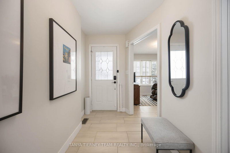 629 Tully Cres, Peterborough, K9K 0B1 | Image 2