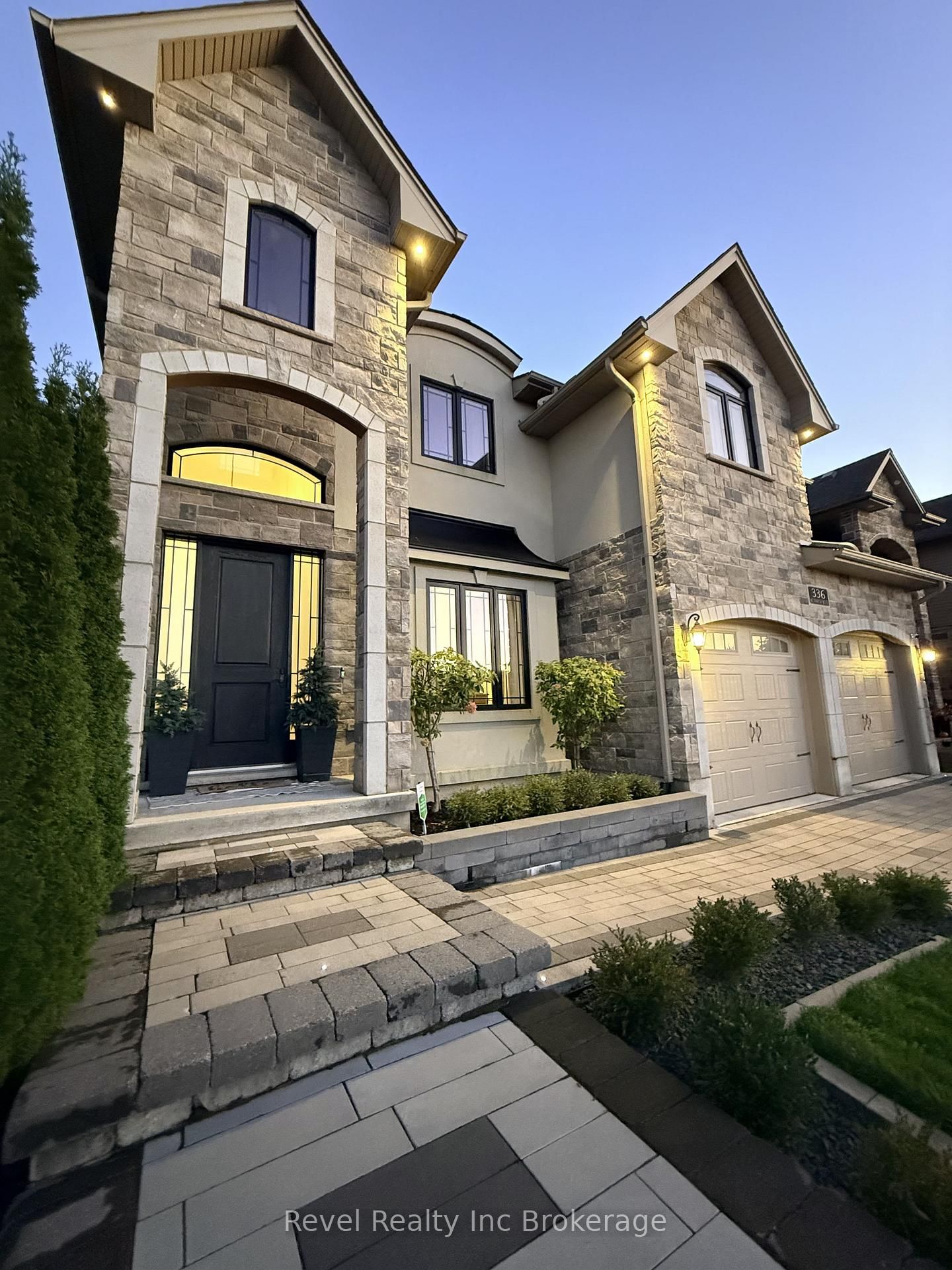 Listing Image 4