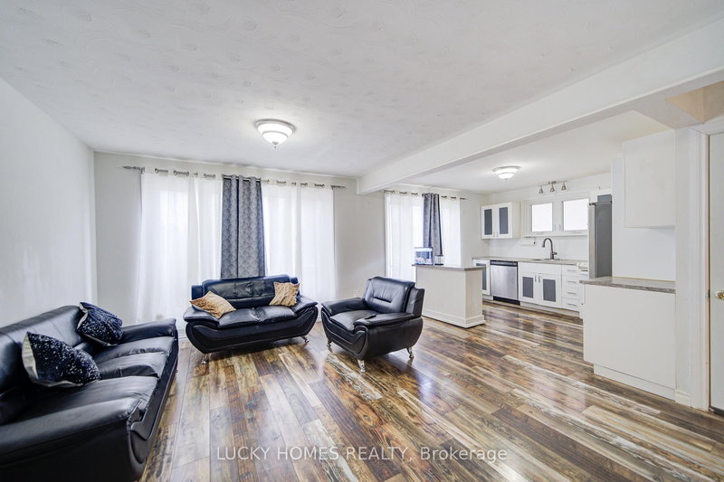 711 Otonabee Dr E, Peterborough, M1B 6B2 | Image 3