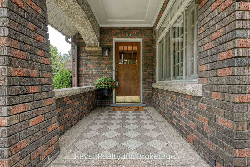 140 Vansittart Ave, Woodstock, N4S 6E6 | Image 3