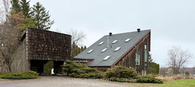 5965 Rideau Valley Drive N