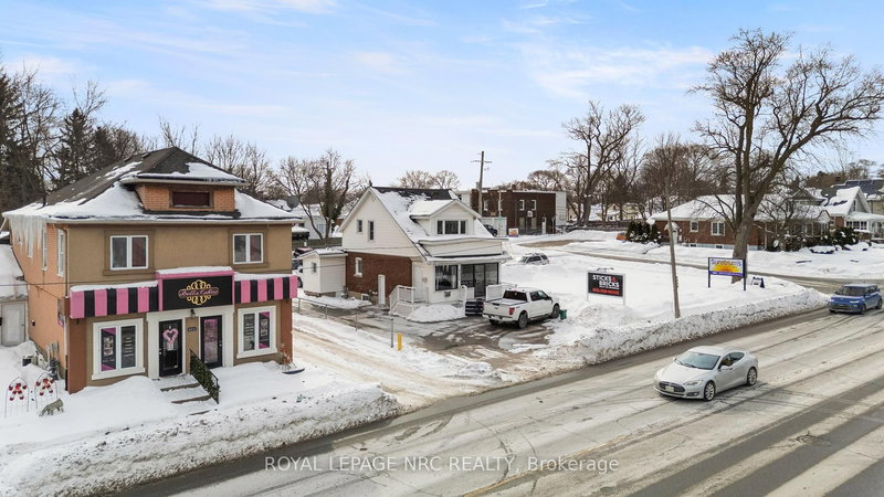 UPPER - 6326 THOROLD STONE Rd, Niagara Falls, L2J 1A8 | Image 2