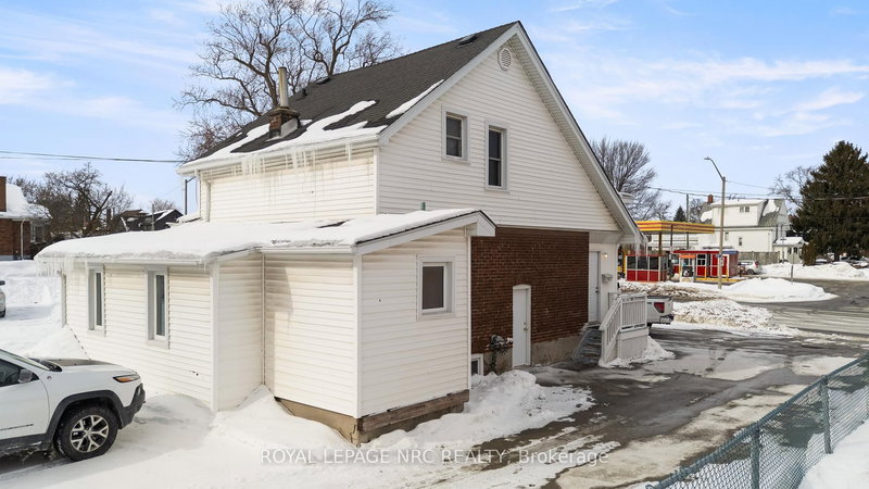 UPPER - 6326 THOROLD STONE Rd, Niagara Falls, L2J 1A8 | Image 3