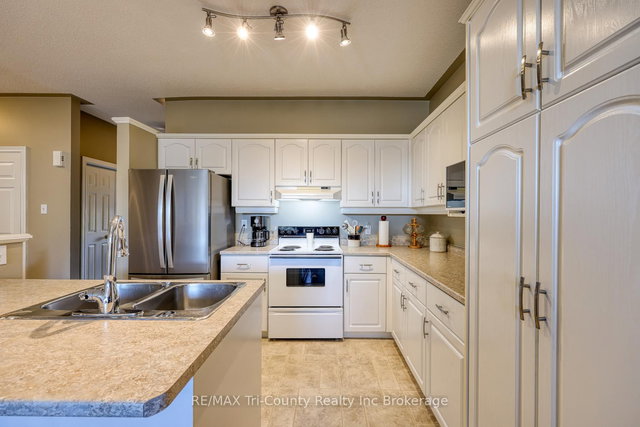 Unit 5 - 87 King Street W