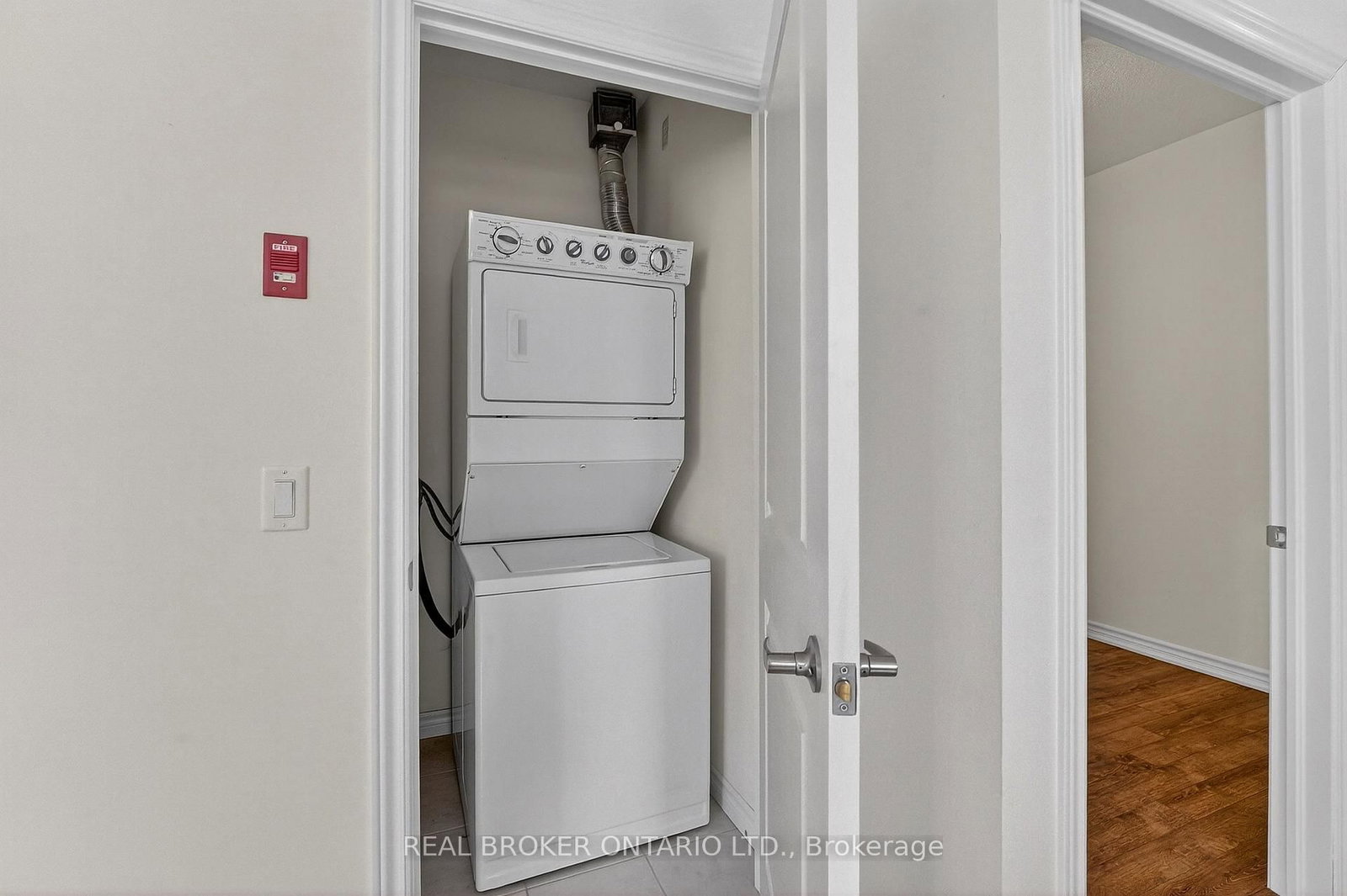 Condo for sale at 102-95 Wilson Street, Hamilton, Ontario, L8L 5C4 - Ancaster - MLS: X12841498