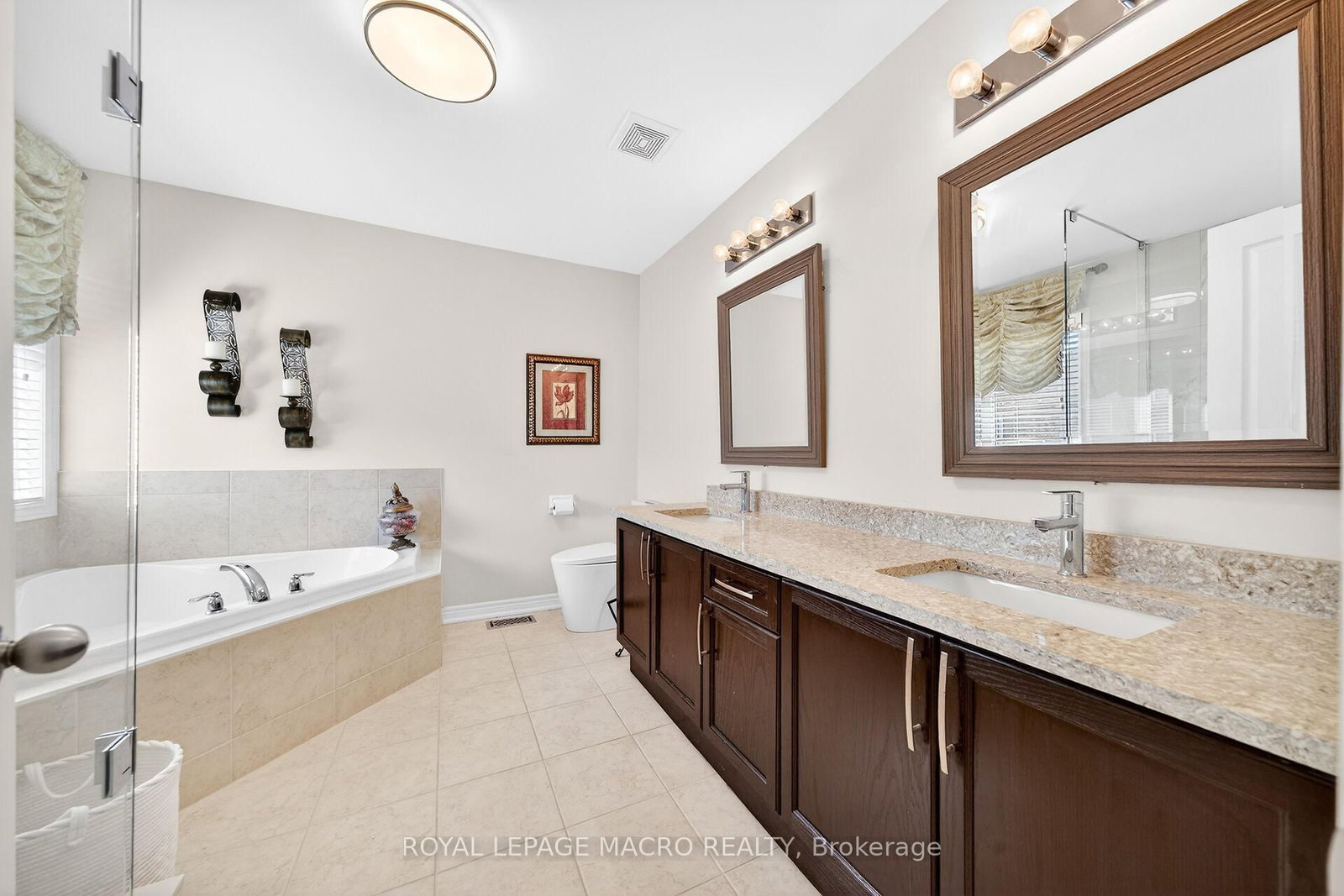 Detached House for sale at 132 Grandell Drive, Hamilton, Ontario, L9K 0H7 - Meadowlands - MLS: X12841594