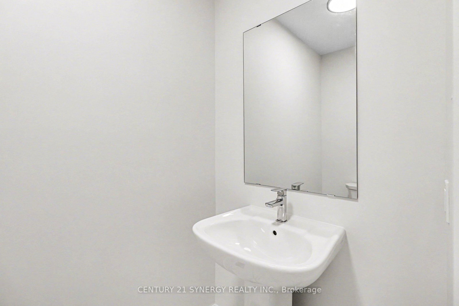73 VILLENEUVE Street • North Stormont, ON photo 5