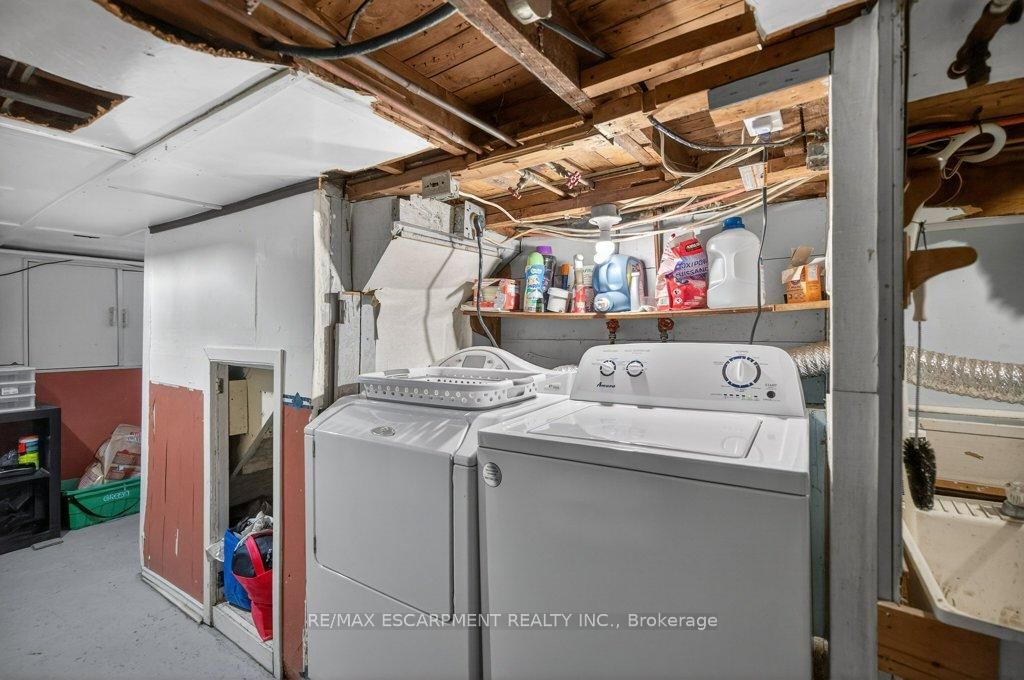 Detached House for sale at 53 East 21st Street, Hamilton, Ontario, L8V 2T3 - Eastmount - MLS: X12841918