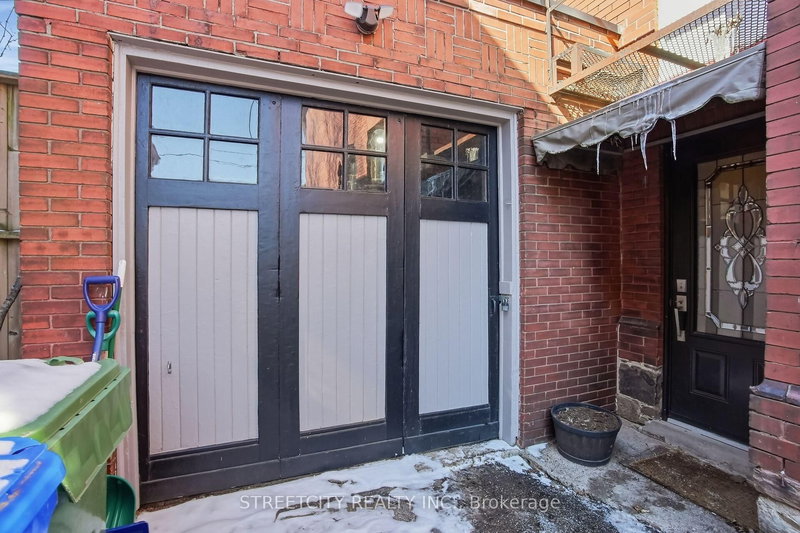 24 HINCKS St, St. Thomas, N5R 3N6 | Image 3