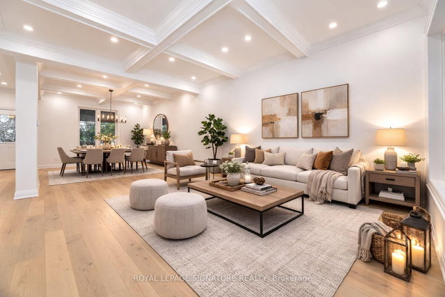 285 Charlton Avenue W