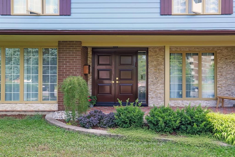 1712 Playfair Dr, Ottawa, K1H 5S6 | Image 2