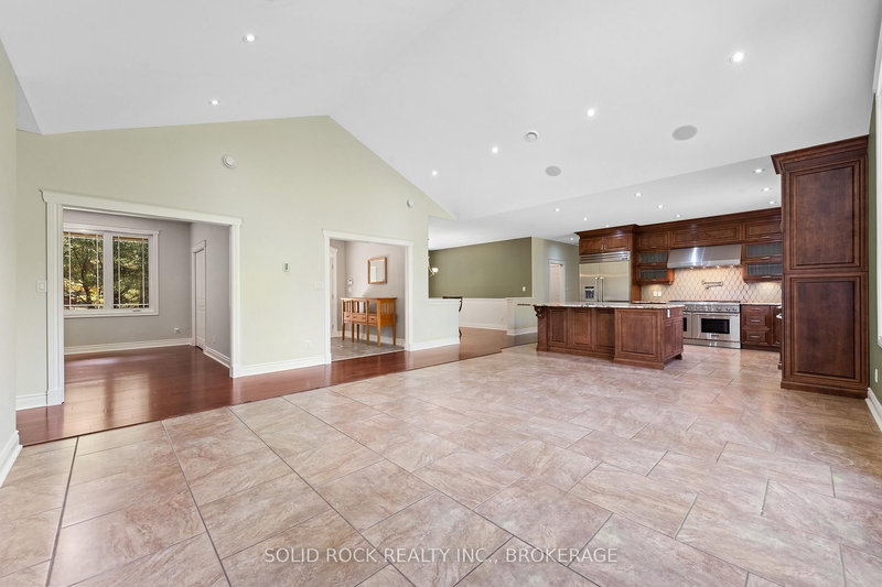 132 Western Ave, Smiths Falls, K7A 4S4 | Image 3