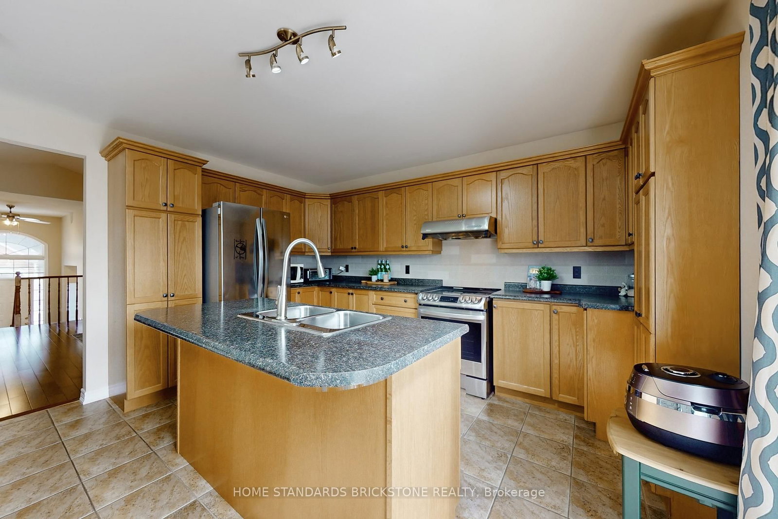 Detached House for sale at 412 Autumn Crescent, Welland, Ontario, L3C 7J9 - West Welland - MLS: X12842738