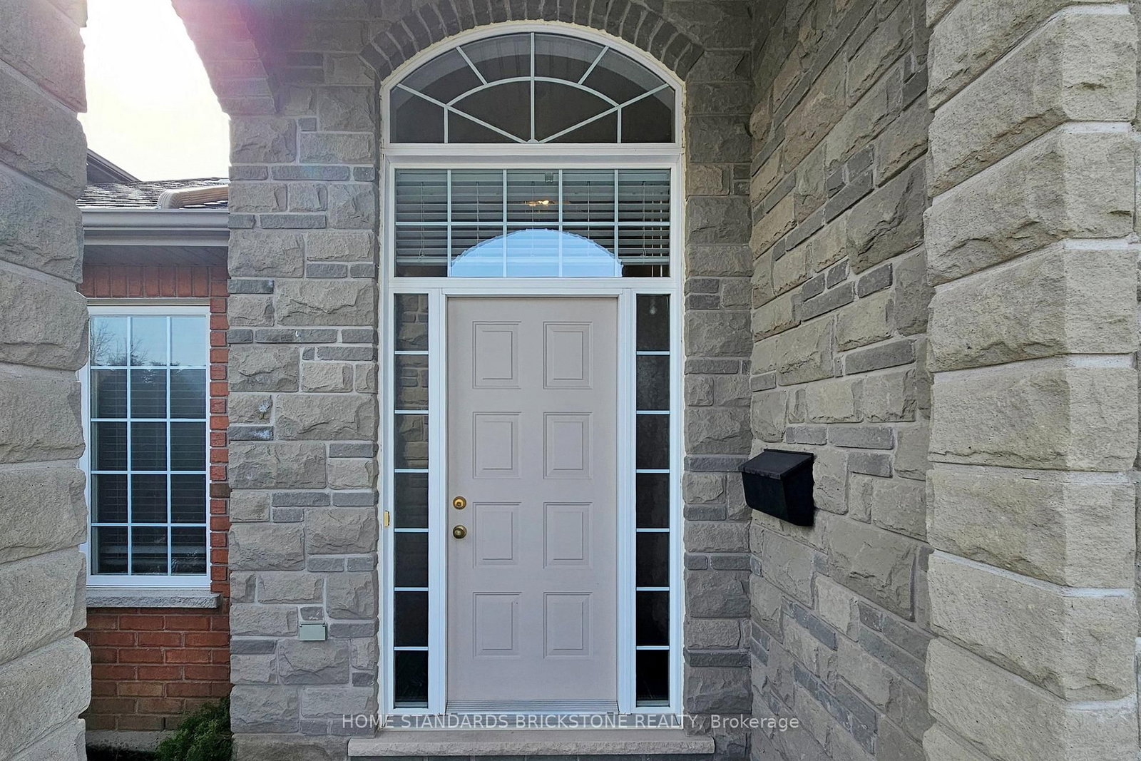 Detached House for sale at 412 Autumn Crescent, Welland, Ontario, L3C 7J9 - West Welland - MLS: X12842738