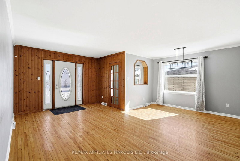 25 Dunbar Ave, Cornwall, K6H 5M6 | Image 3