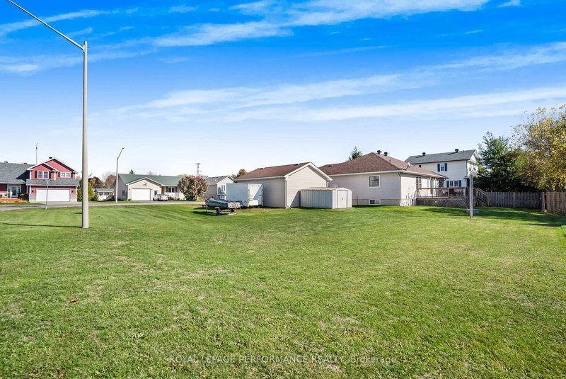 44 Lori Lane N, North Dundas, K0C 2H0 | Image 3